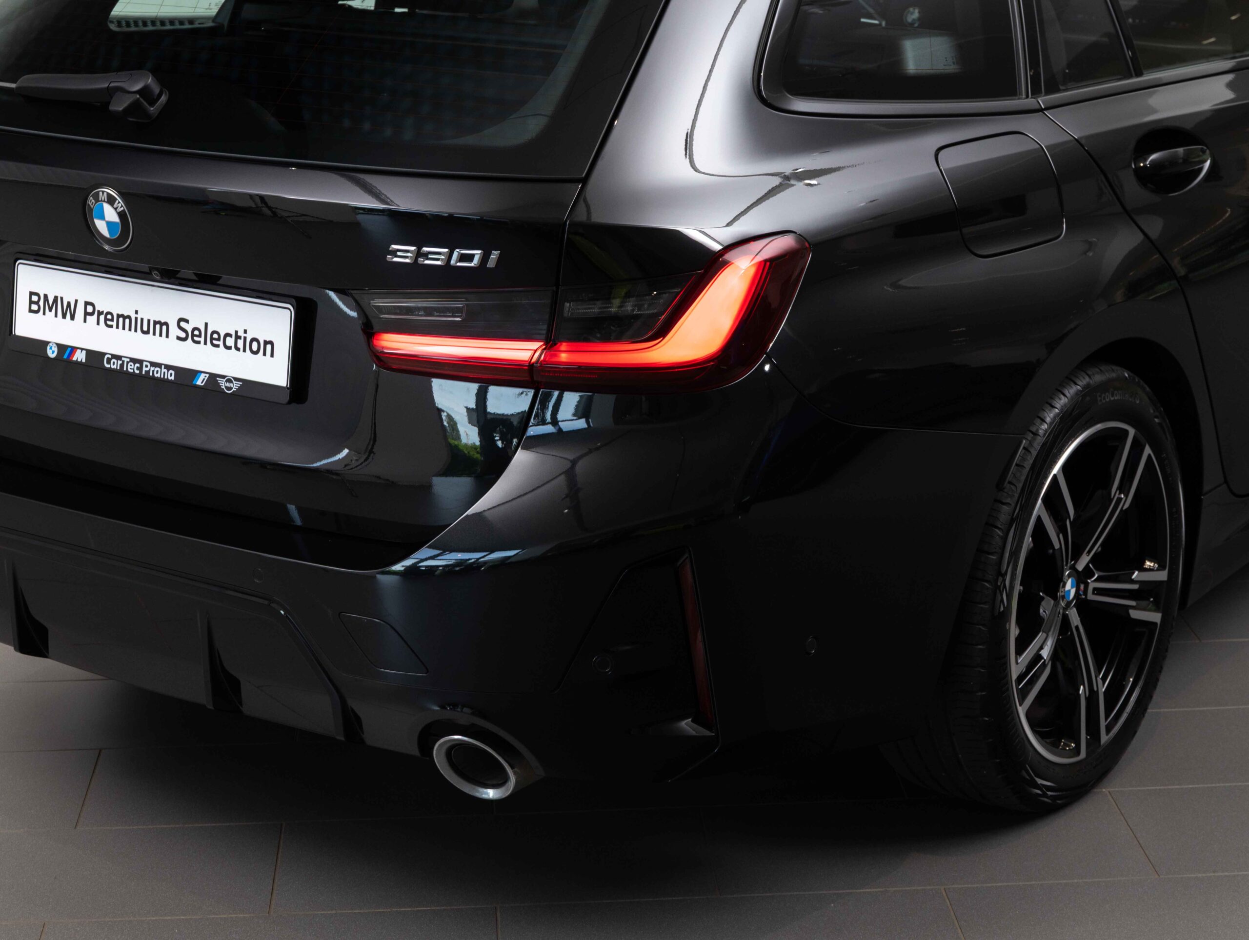 BMW 330i xDrive Touring