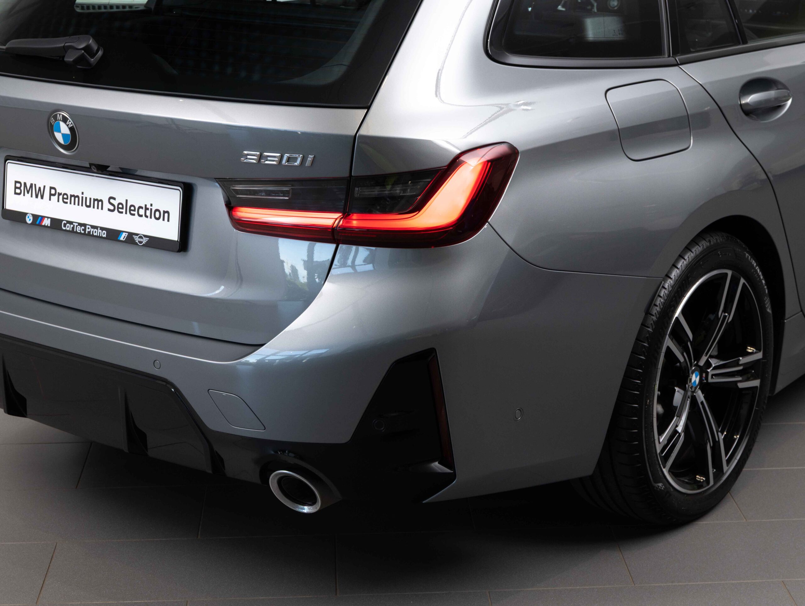 BMW 330i xDrive Touring
