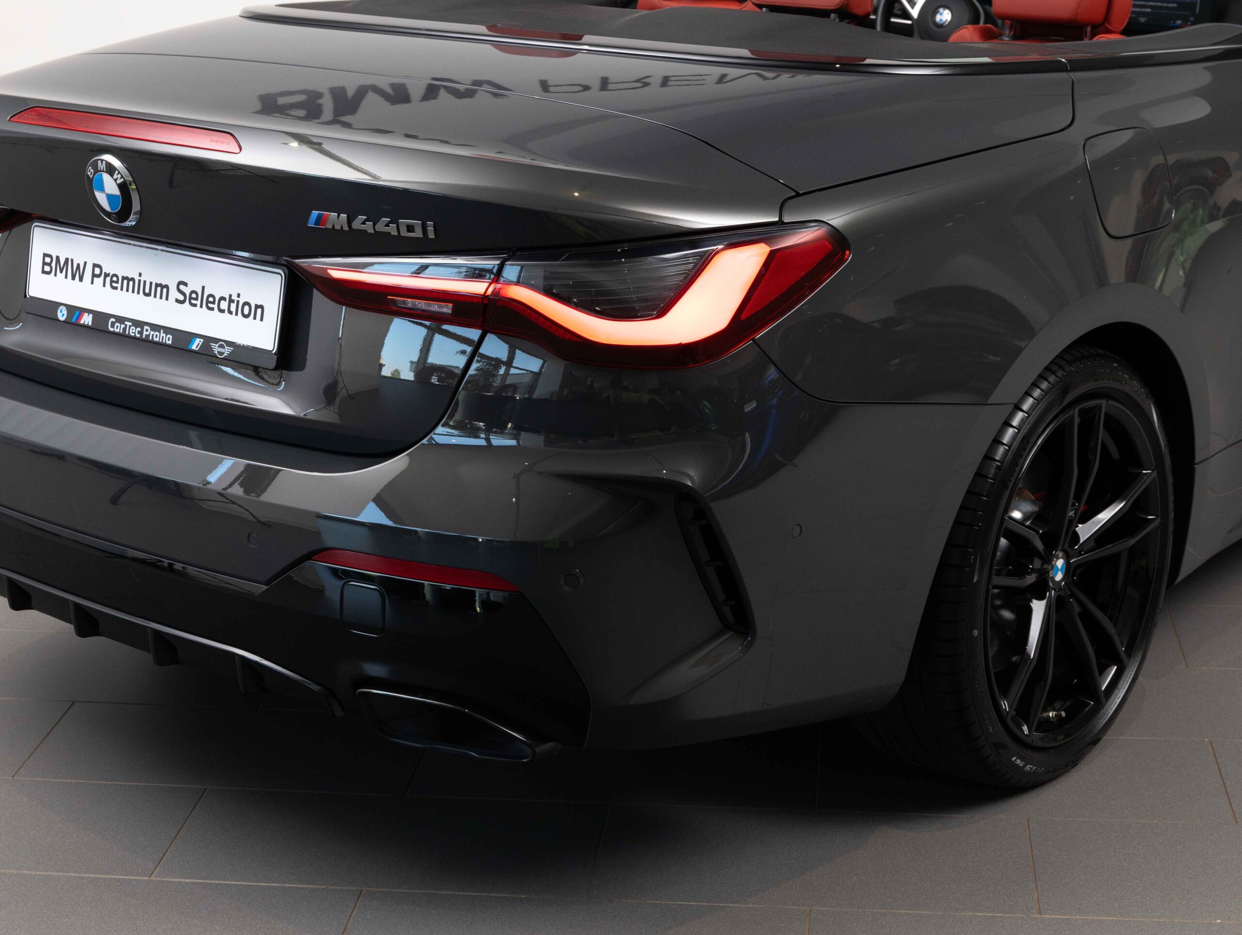 BMW M440i xDrive Convertible