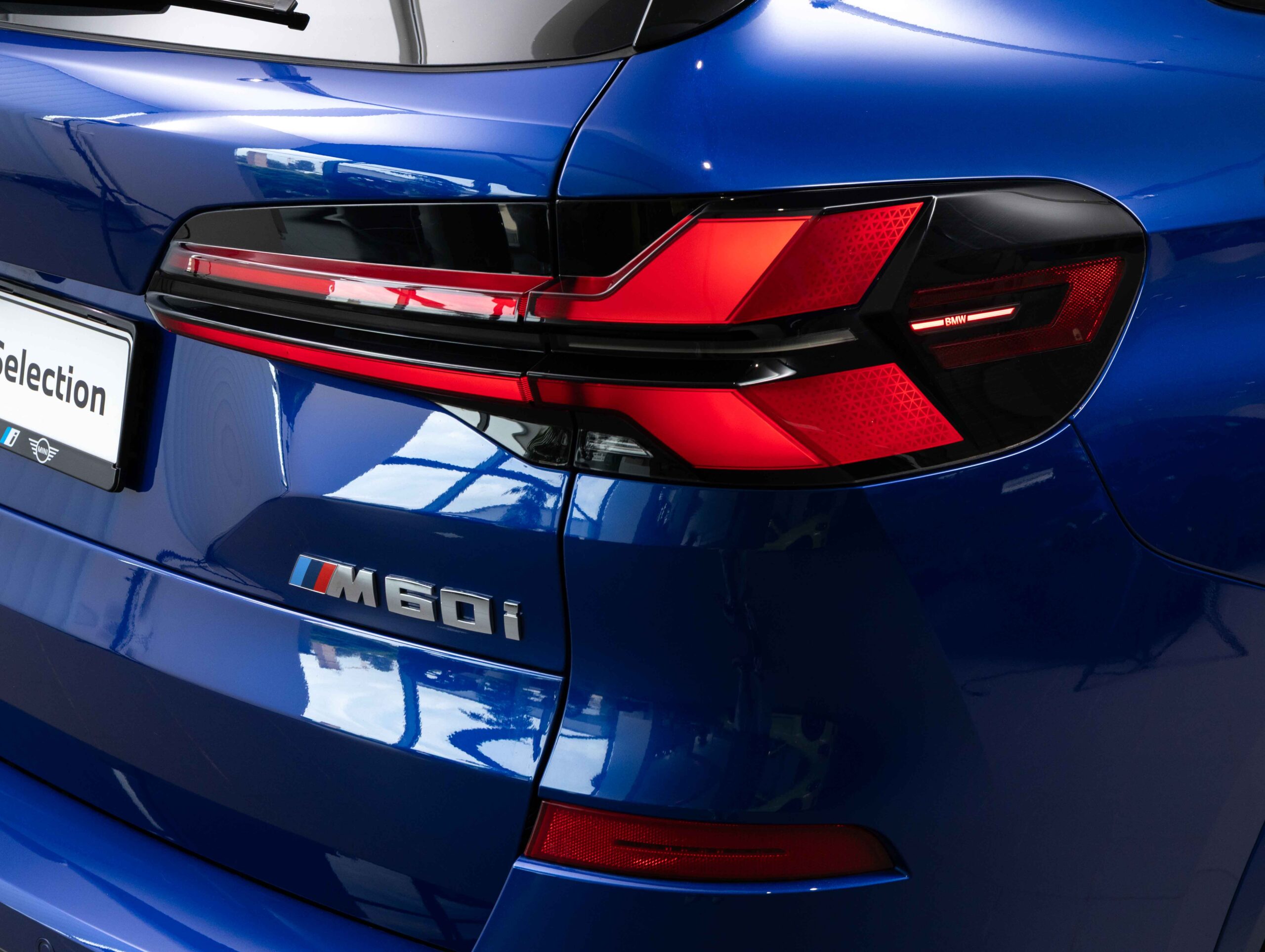 BMW X5 M60i