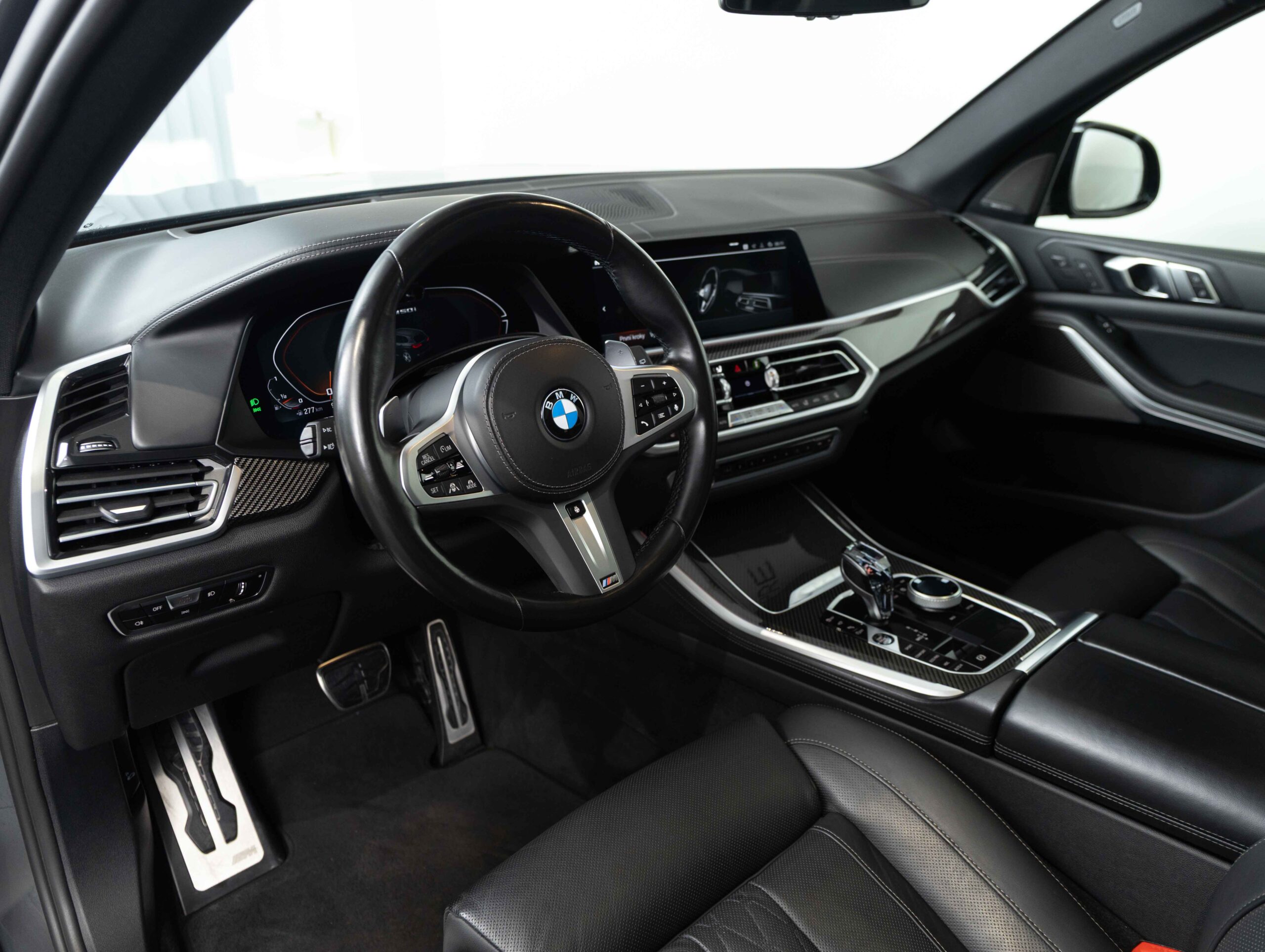 BMW X5 M50i