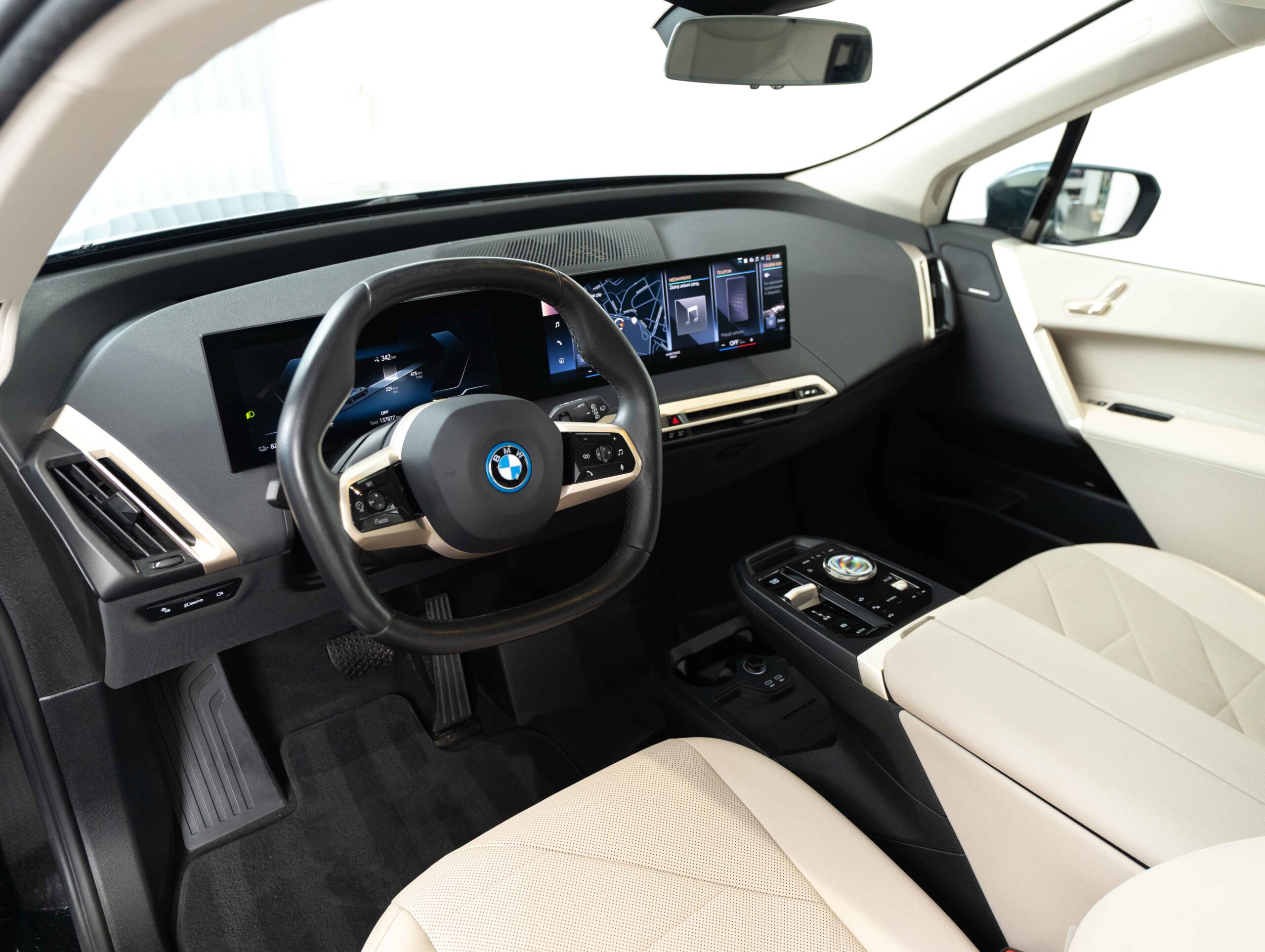 BMW iX xDrive50