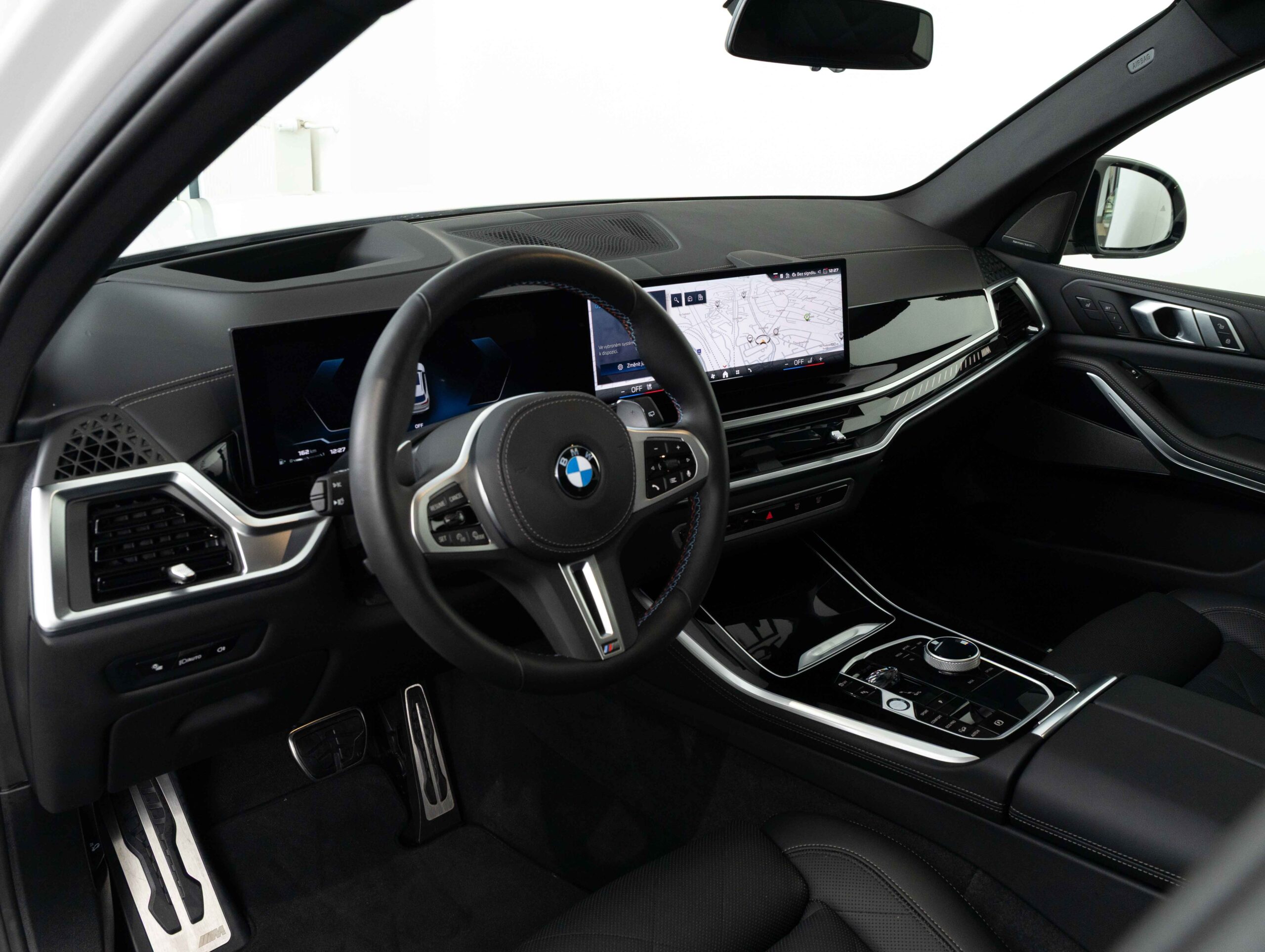 BMW X5 M60i
