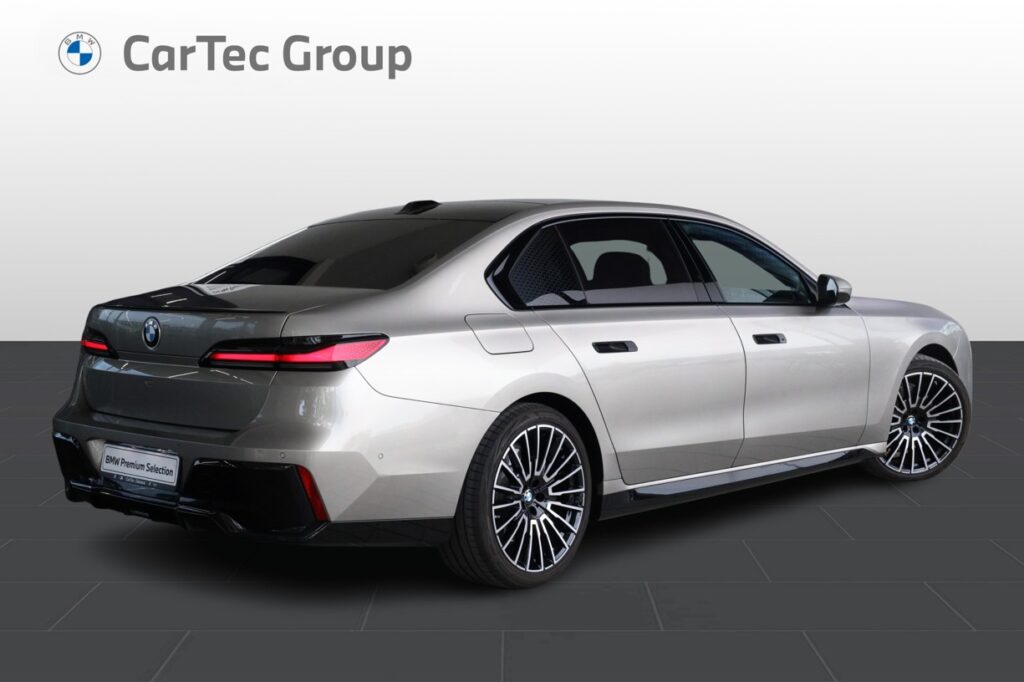 BMW 740d xDrive Sedan