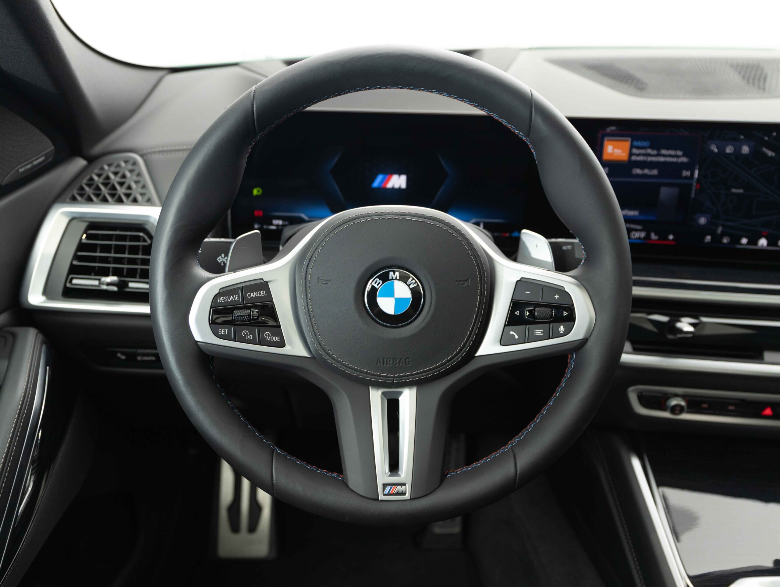 BMW X6 M60i