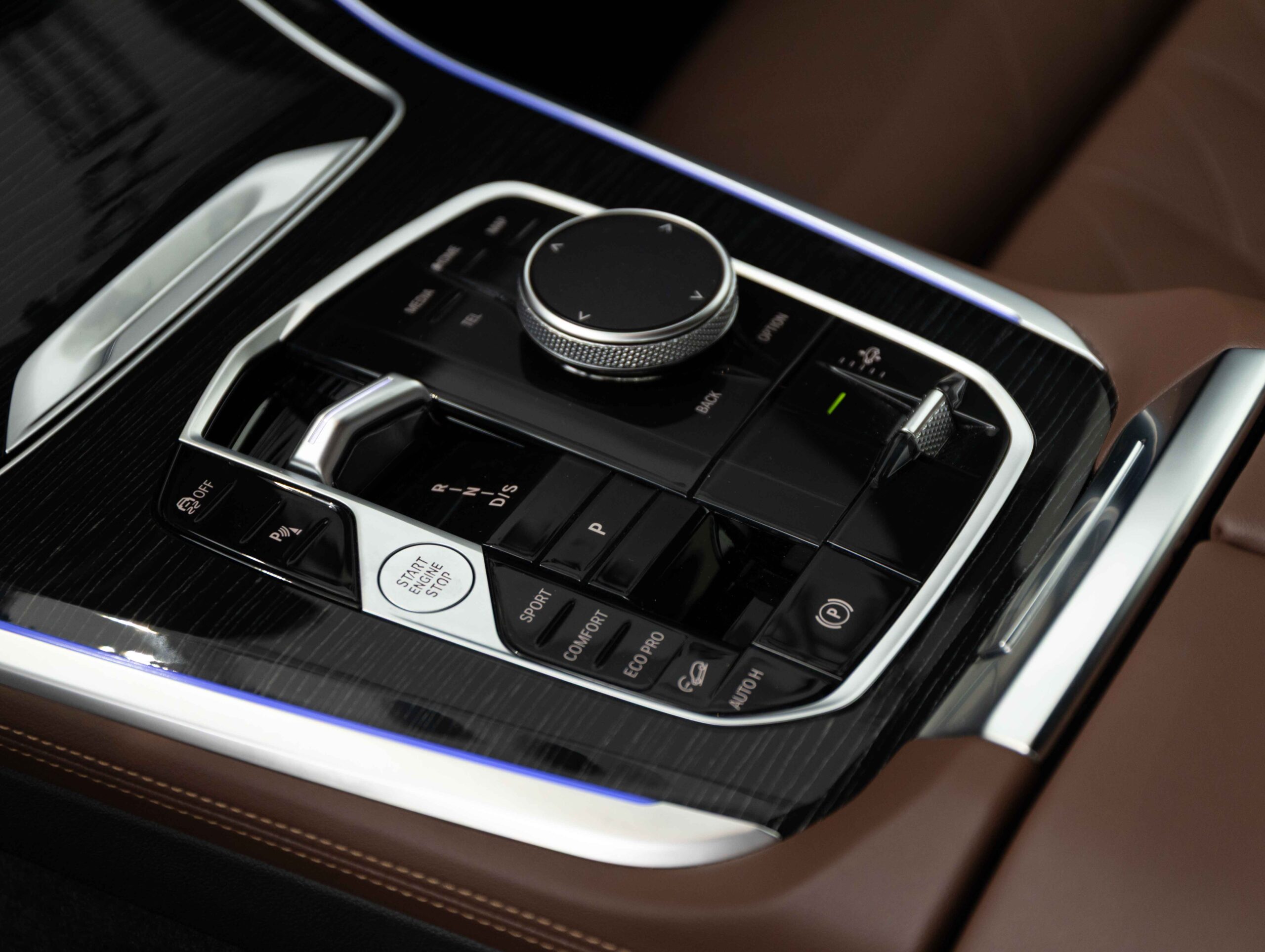 BMW X5 M60i