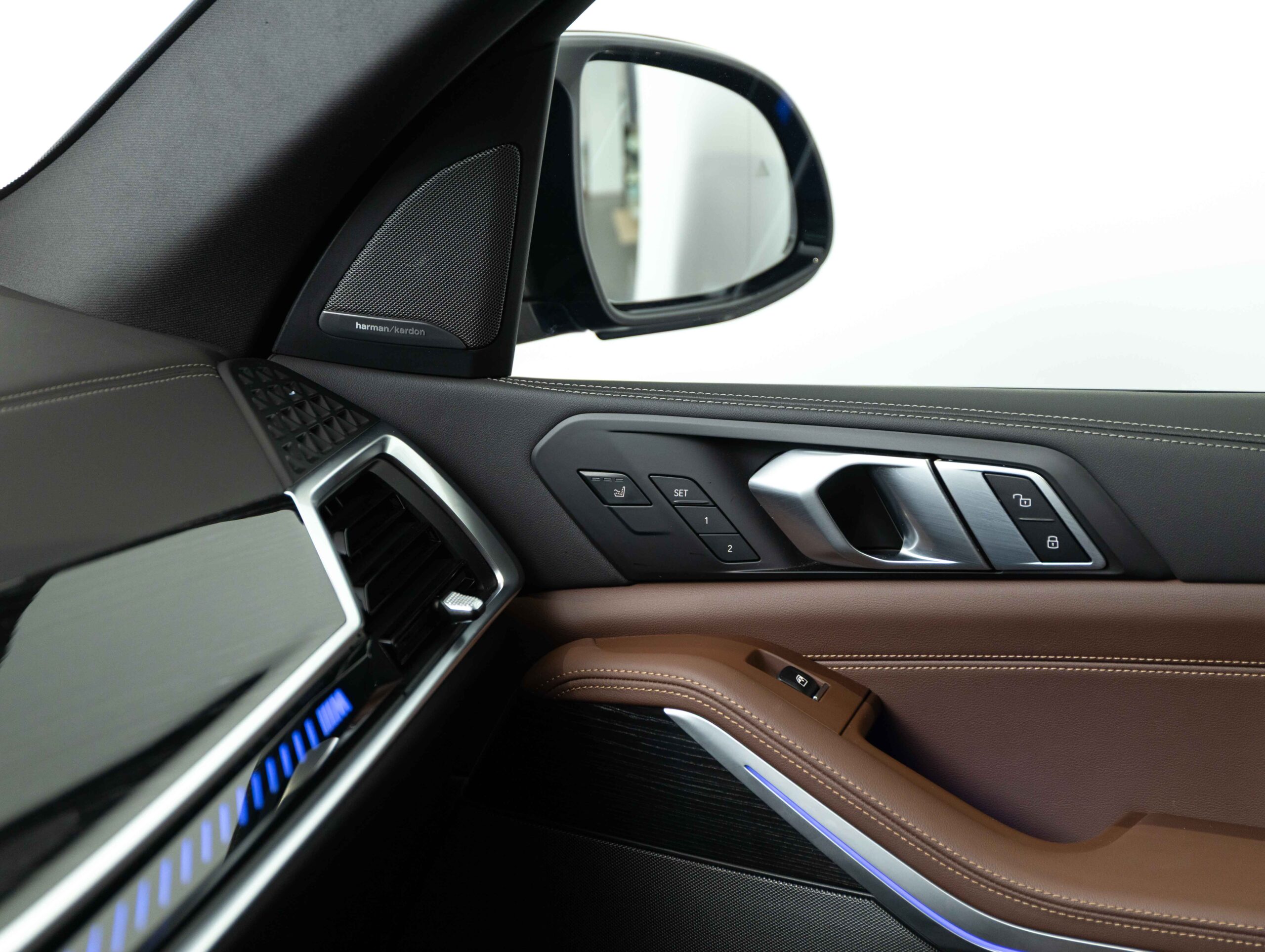 BMW X5 M60i