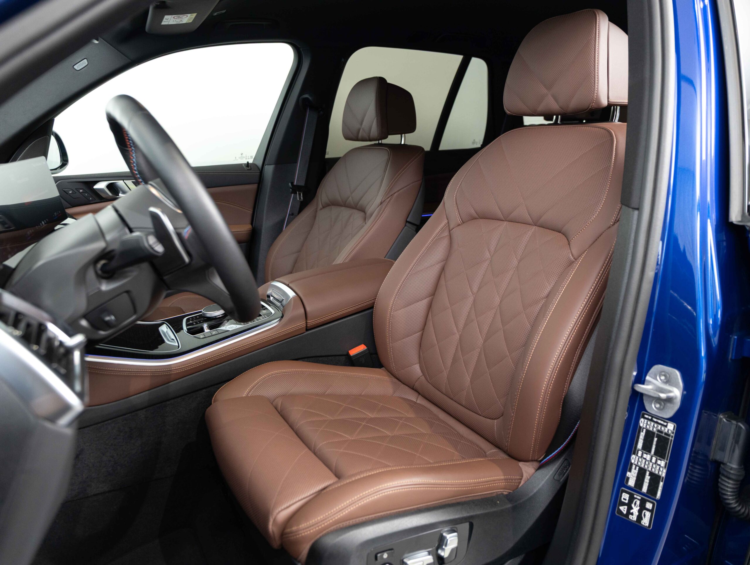 BMW X5 M60i