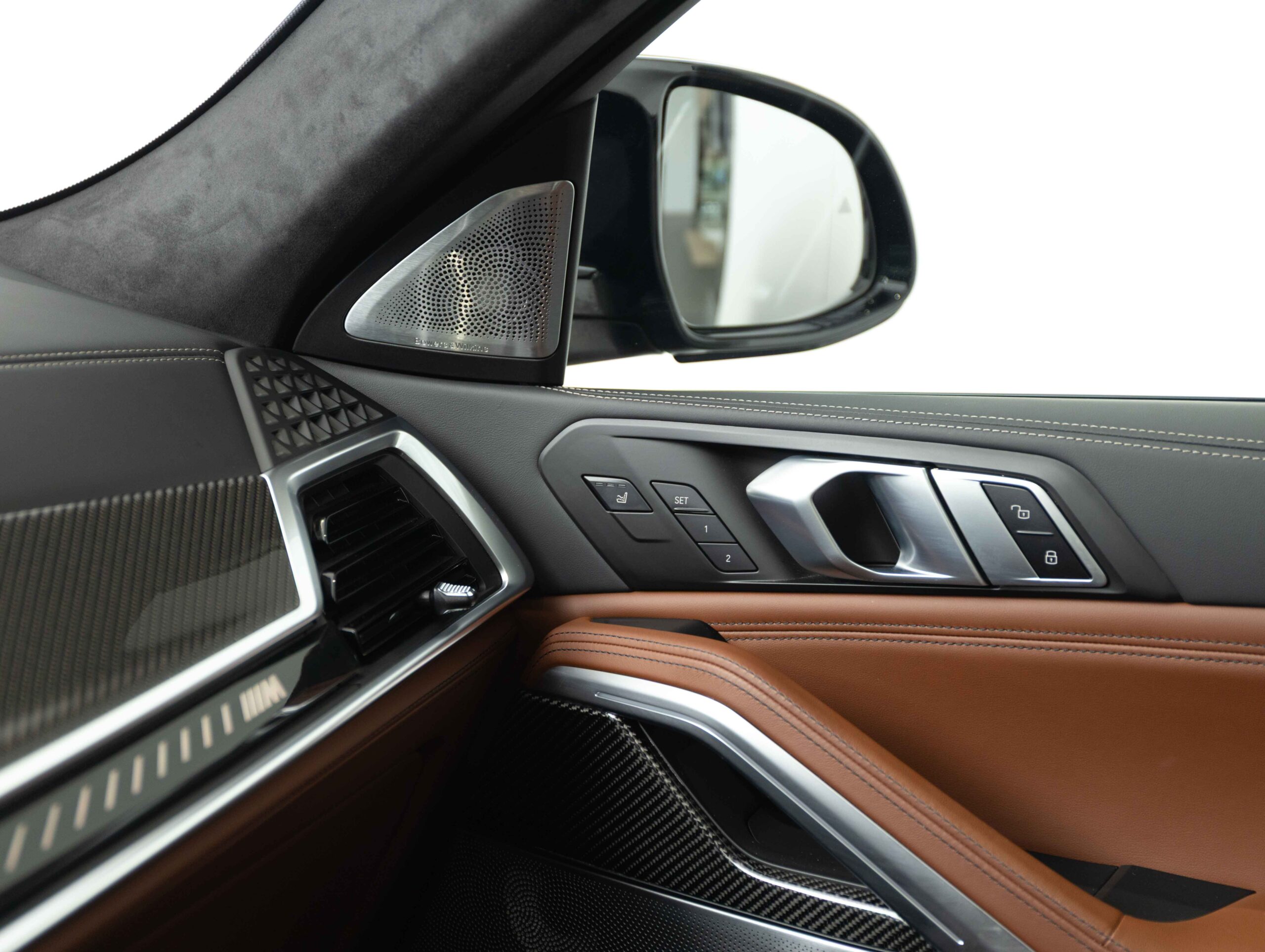 BMW X6 M60i