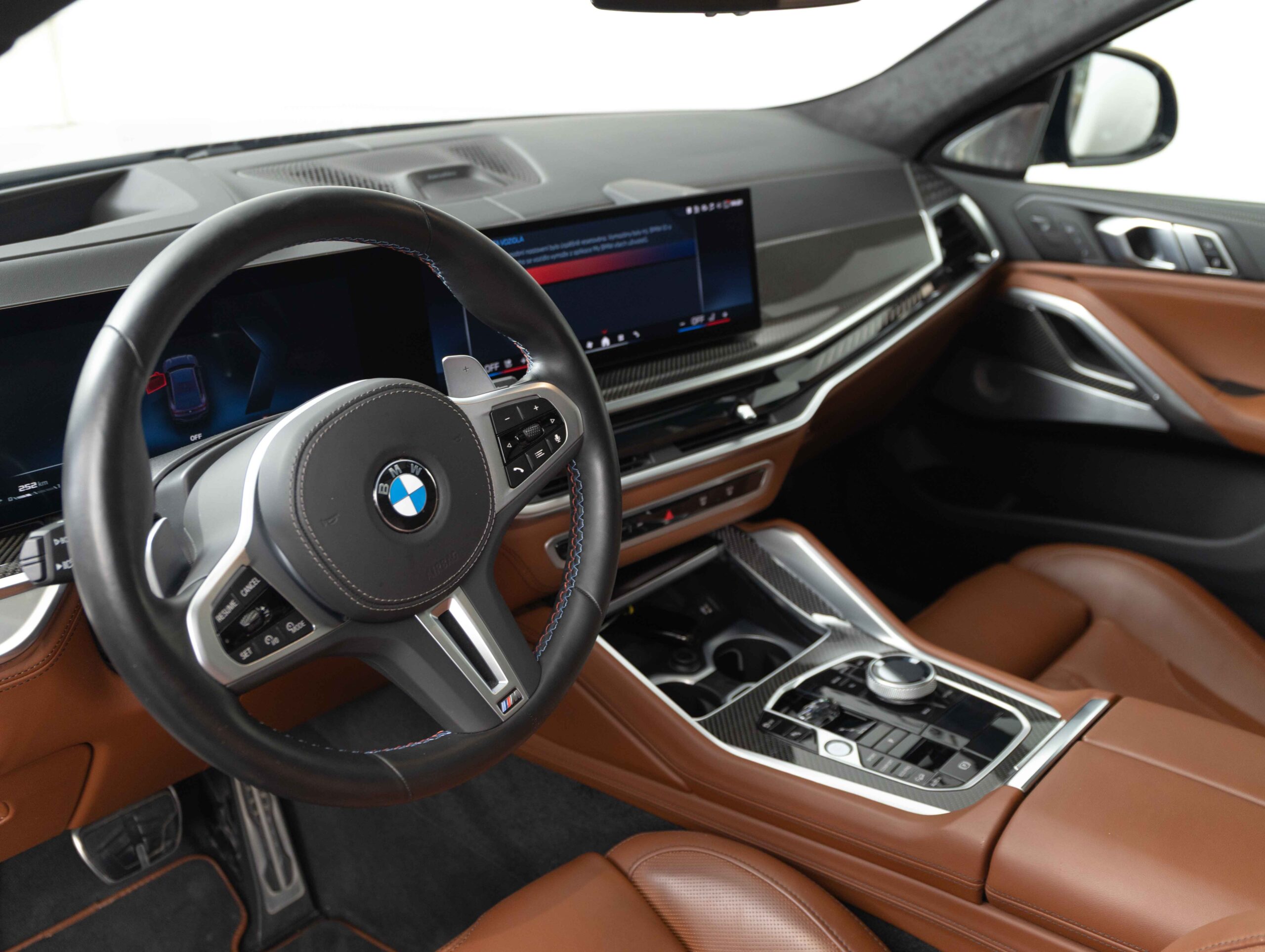 BMW X6 M60i