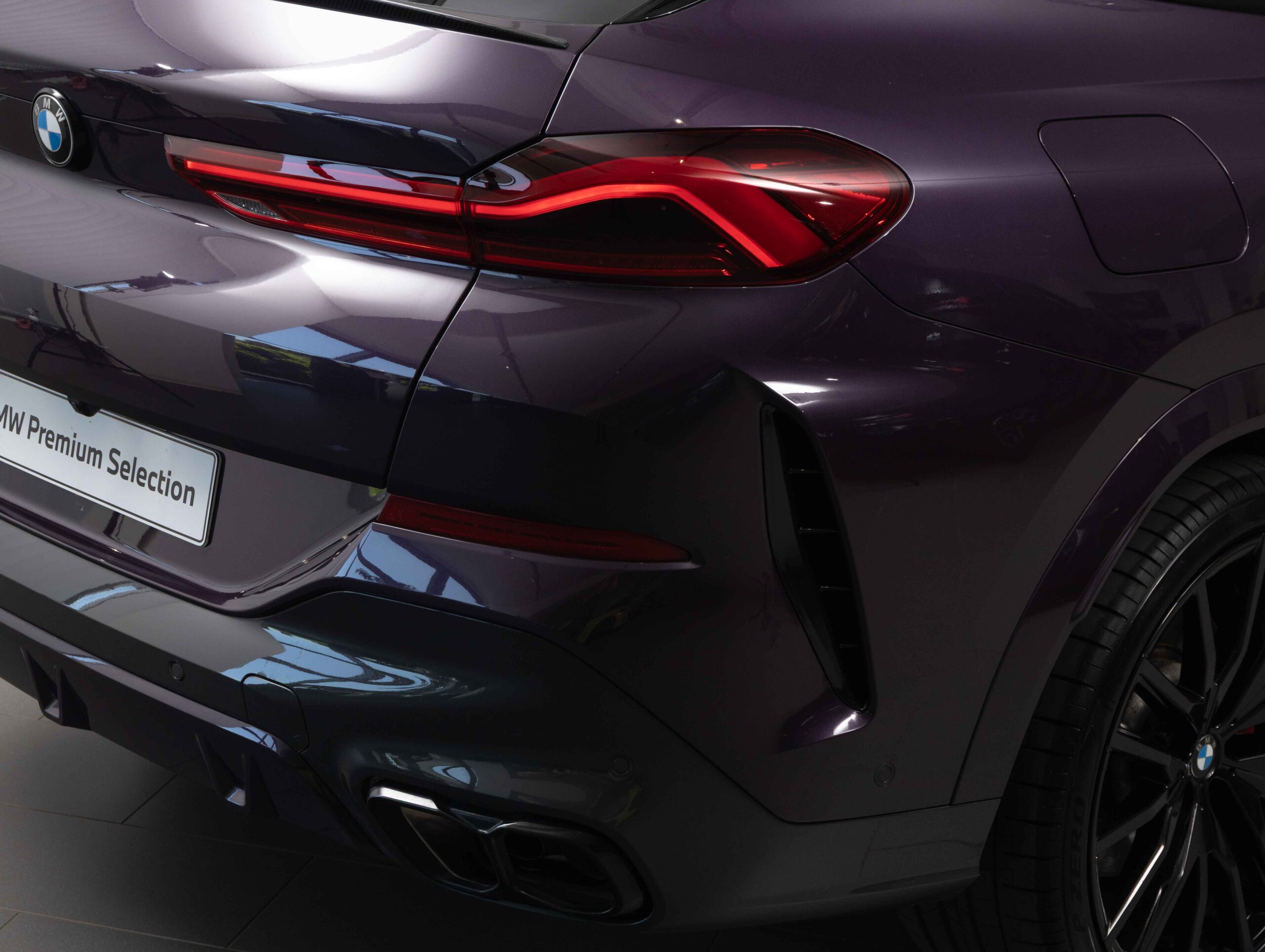 BMW X6 M60i