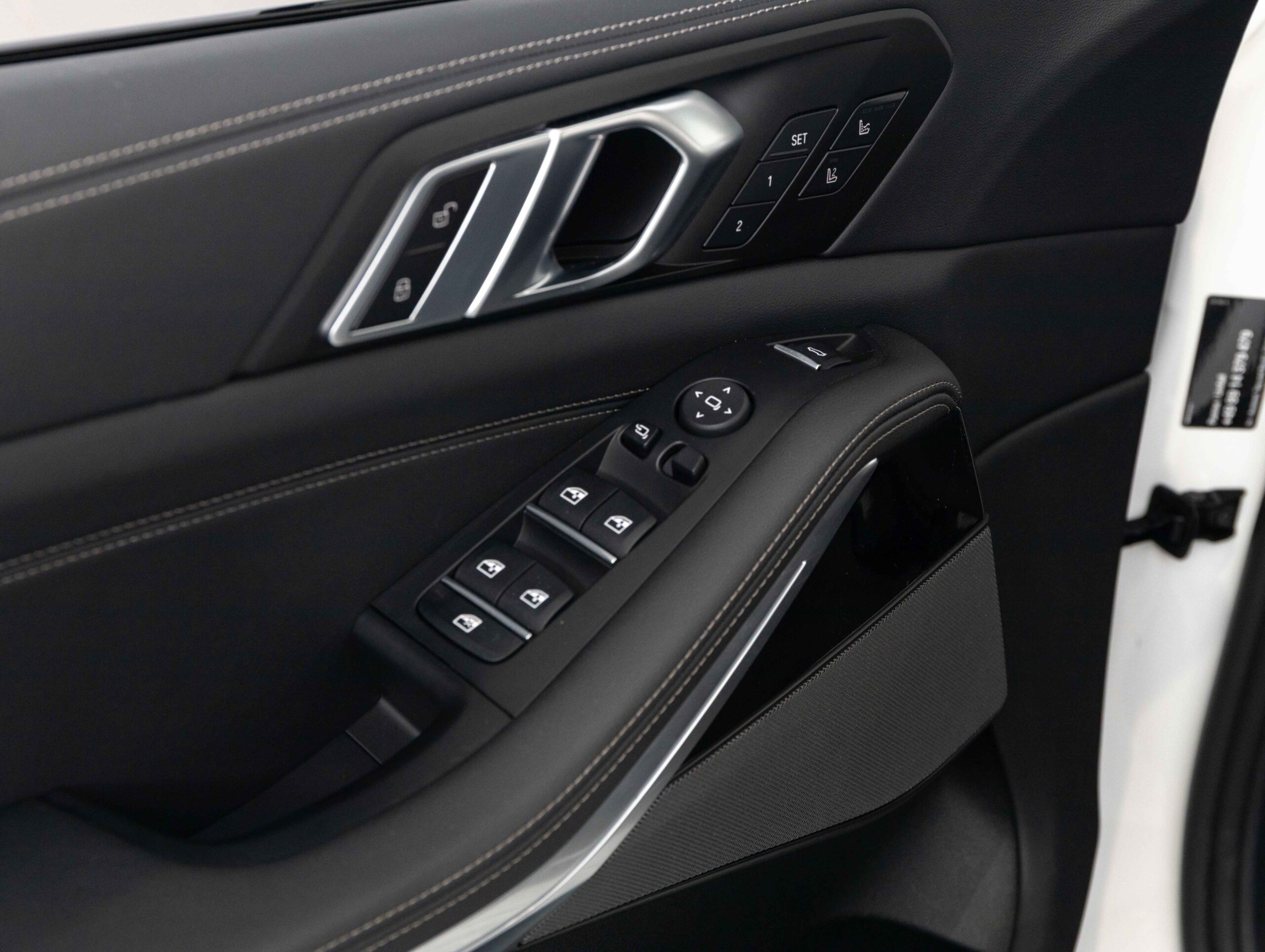 BMW X5 M60i