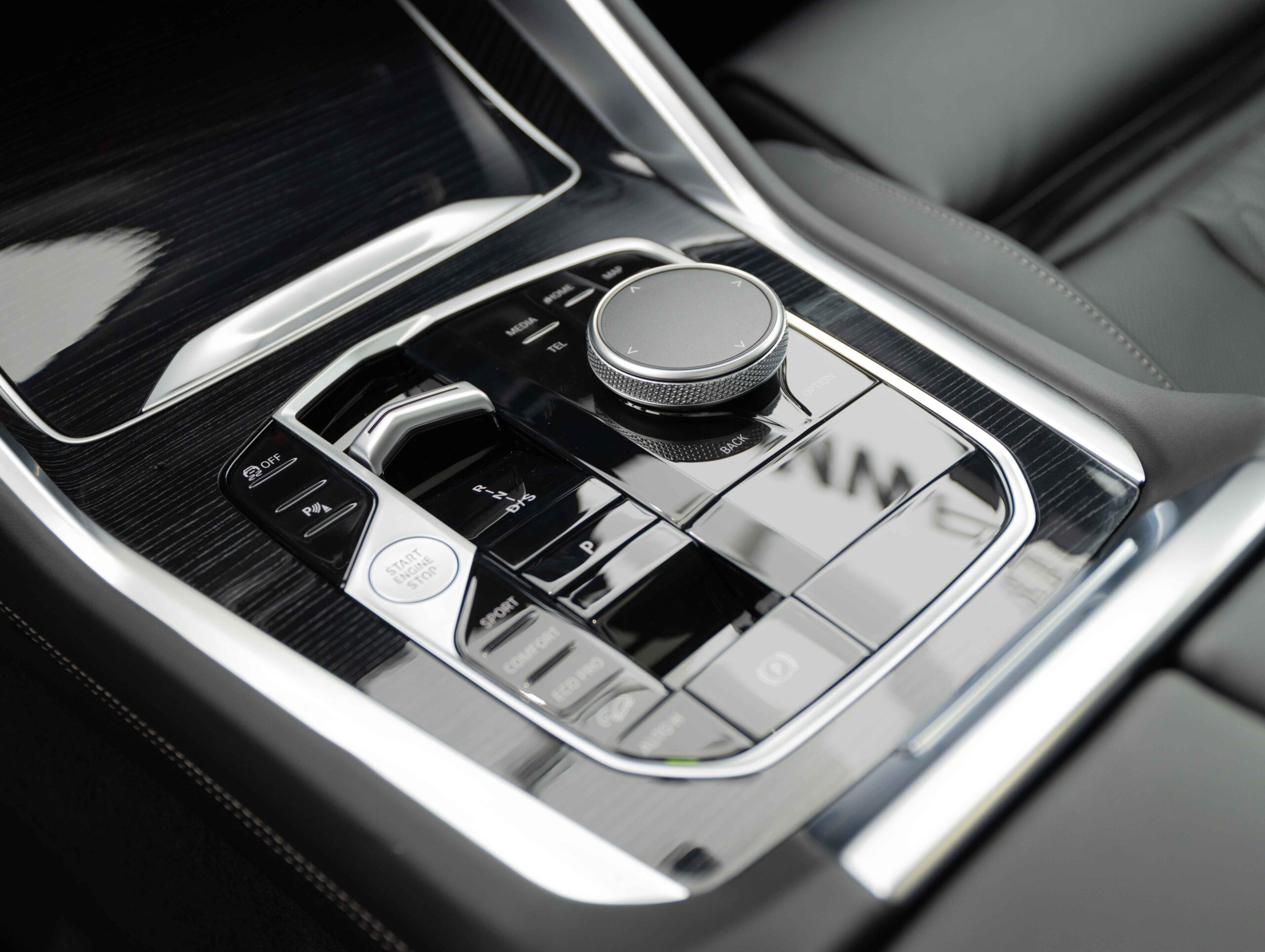 BMW X6 M60i