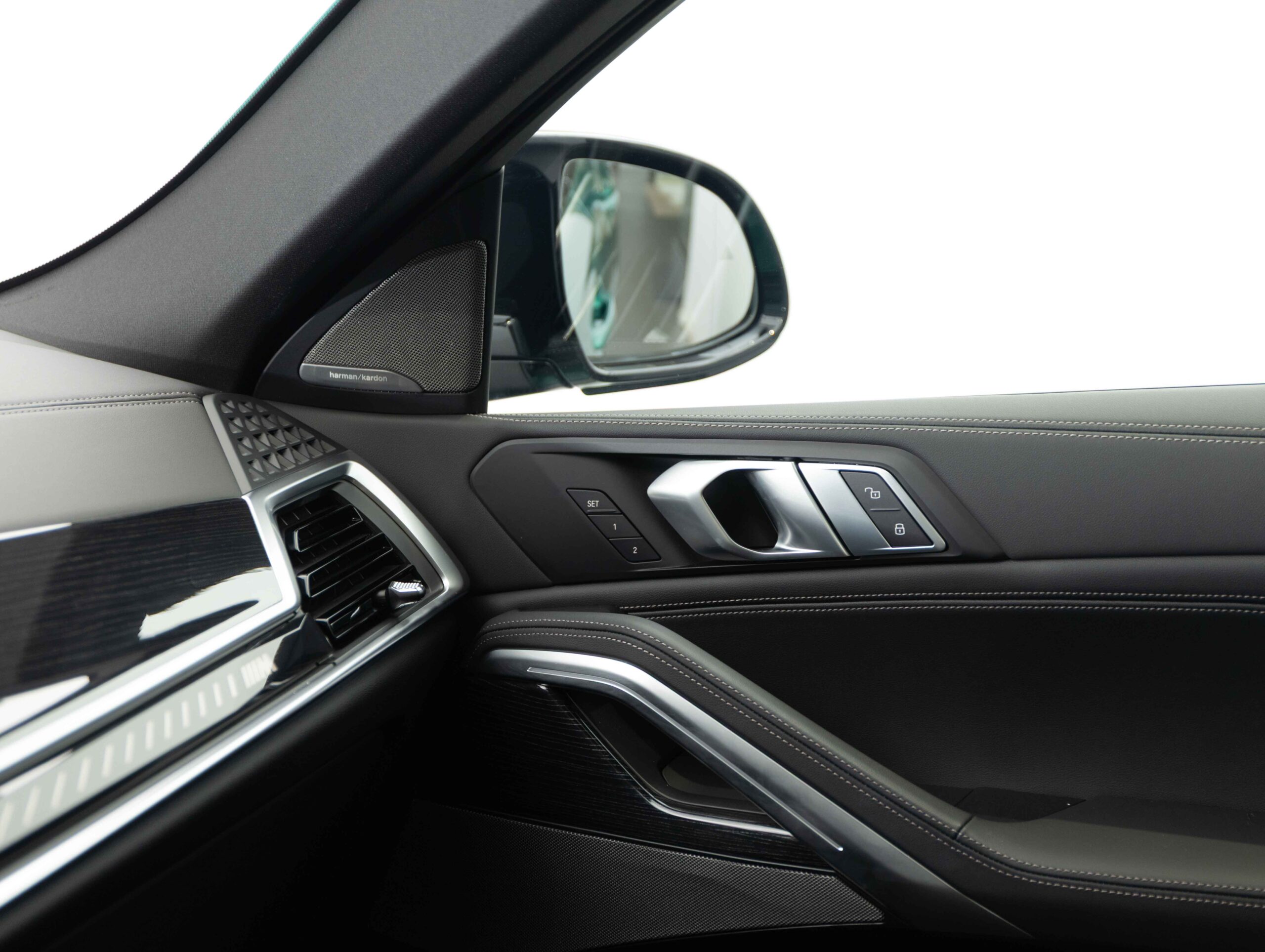BMW X6 M60i