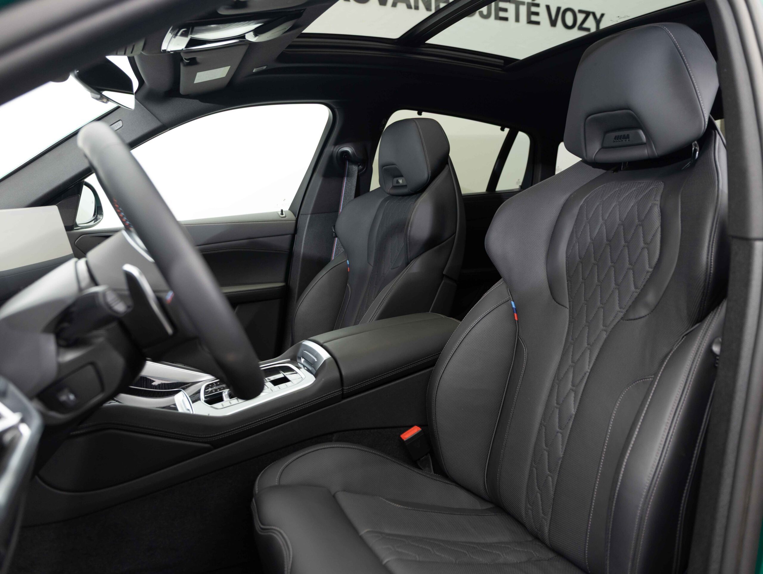 BMW X6 M60i