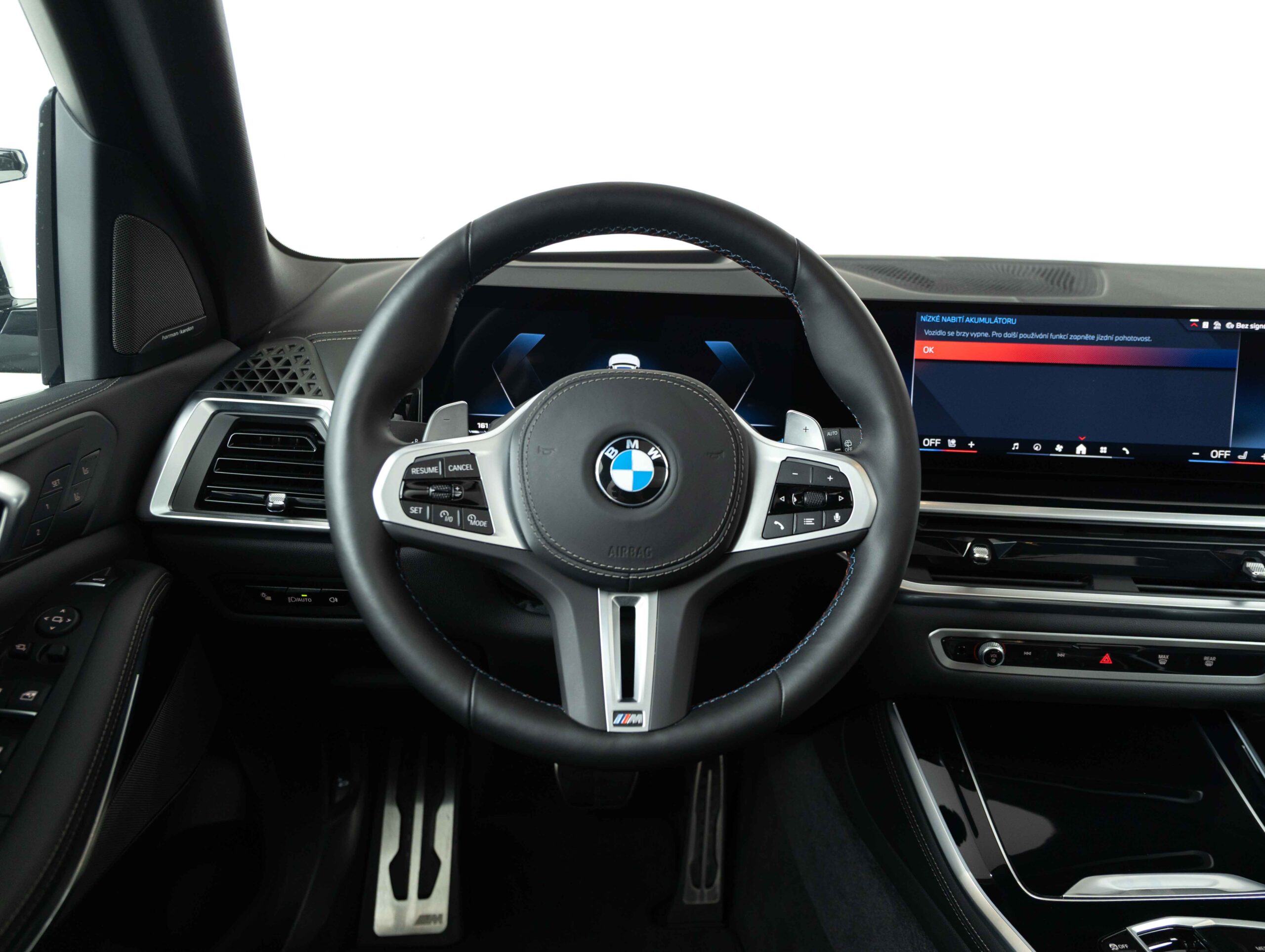 BMW X5 M60i