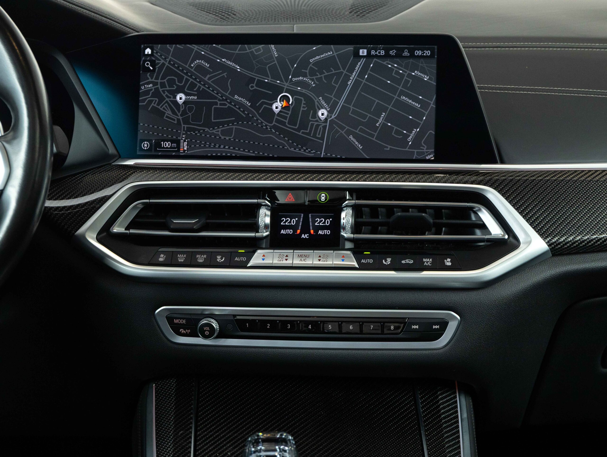 BMW X5 M50i