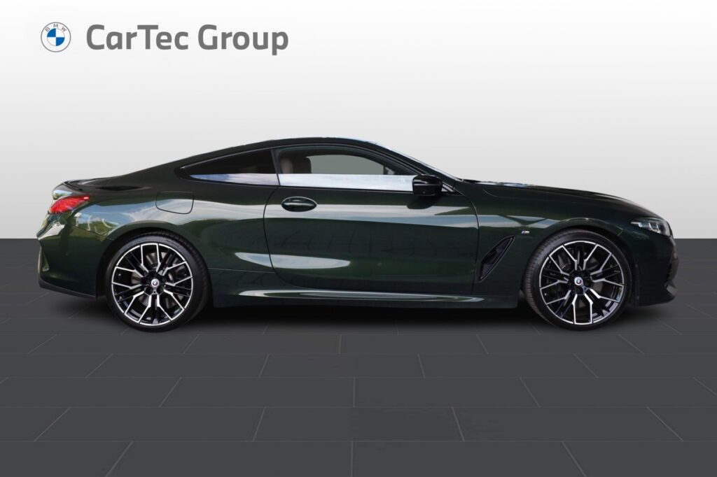 BMW M850i xDrive Coupe