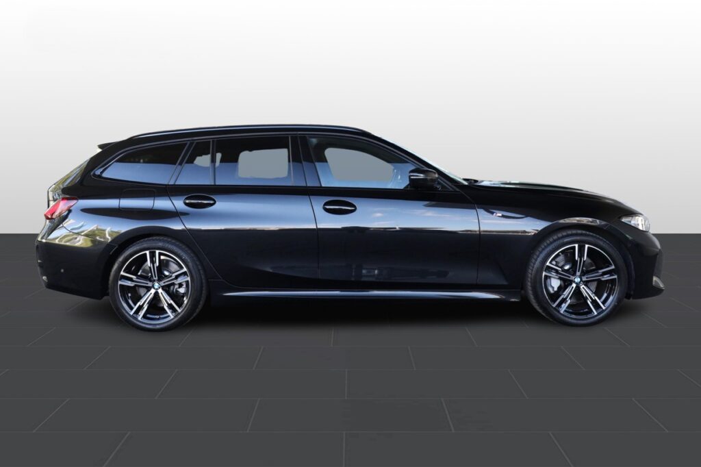 BMW 330i xDrive Touring