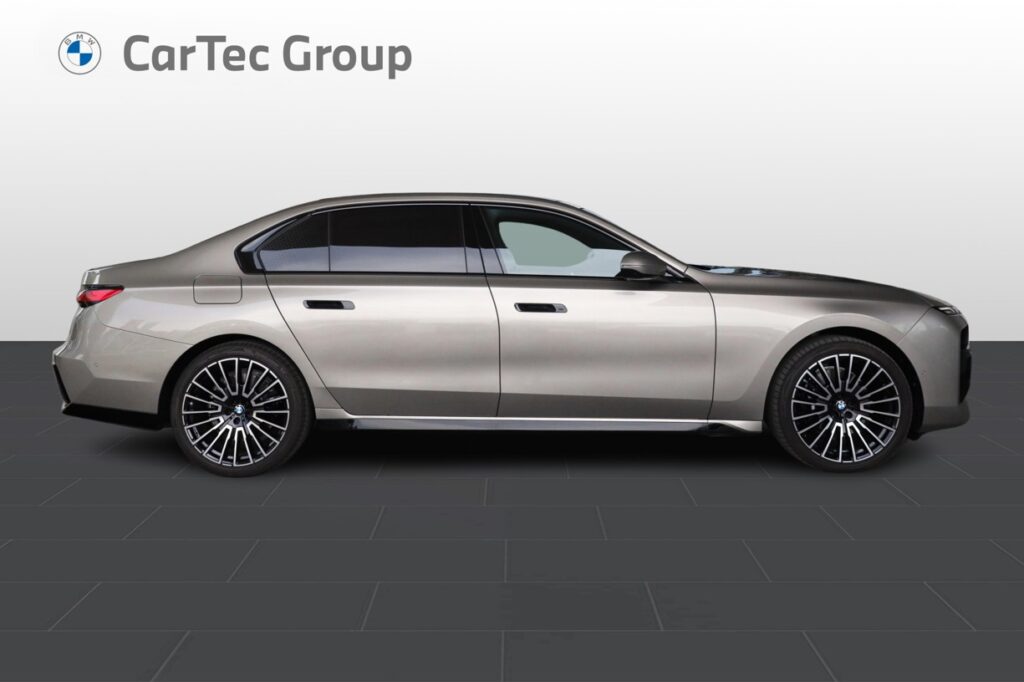 BMW 740d xDrive Sedan