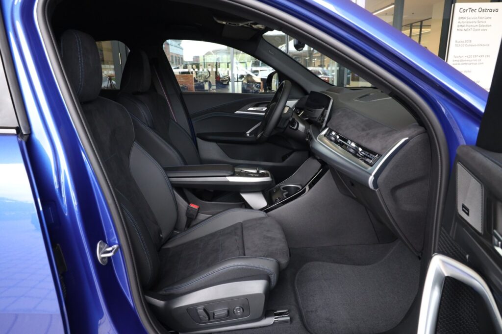 BMW iX2 xDrive30