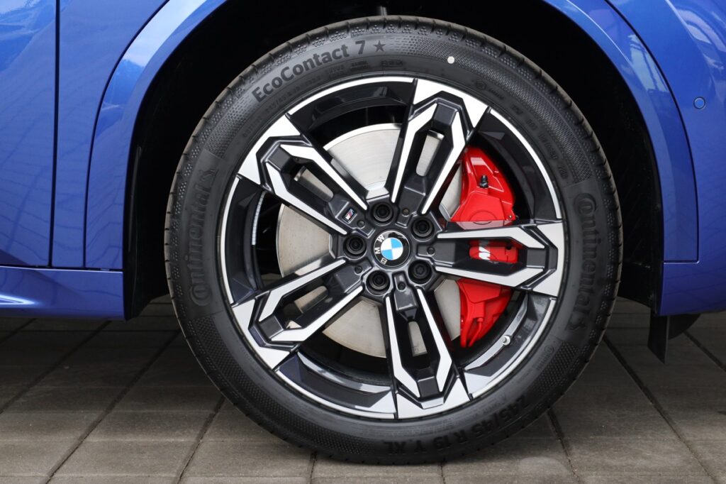BMW iX2 xDrive30