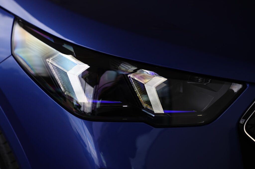 BMW iX2 xDrive30
