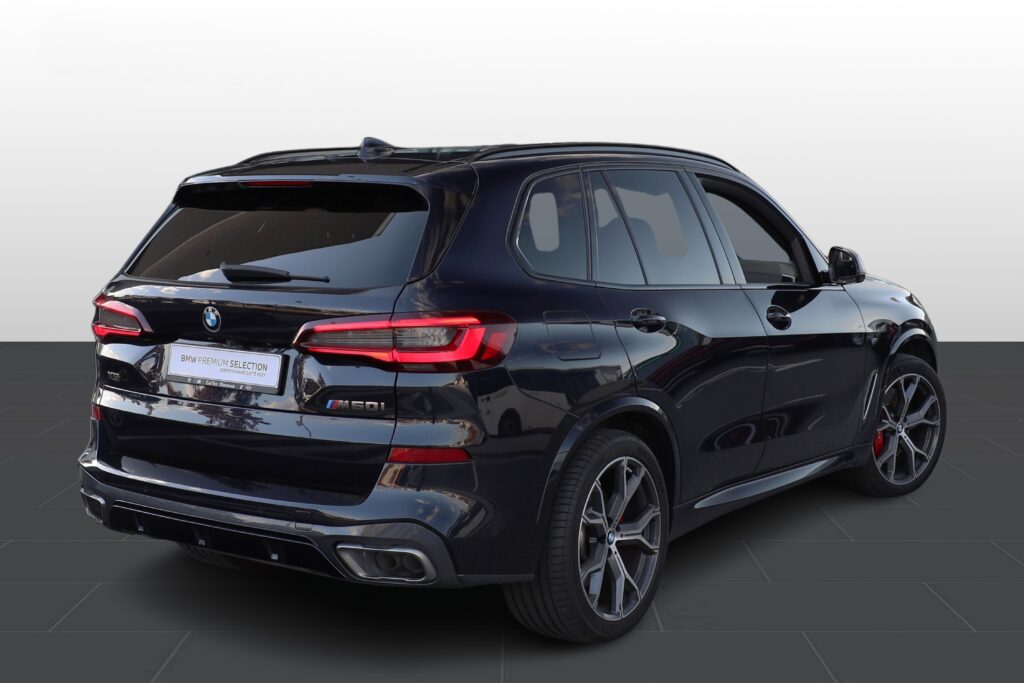 BMW X5 M50i