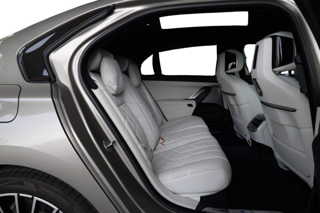 BMW 740d xDrive Sedan