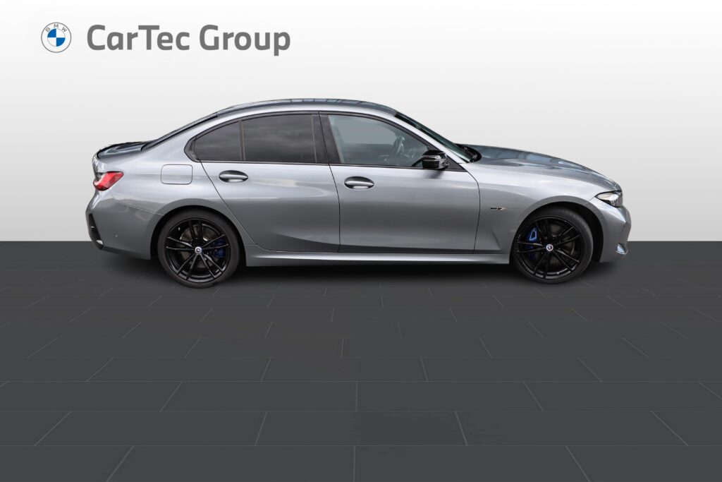 BMW 330e Sedan
