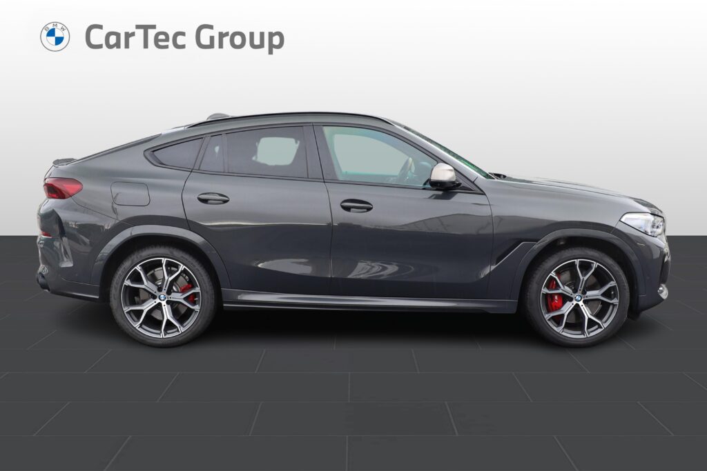 BMW X6 M50i