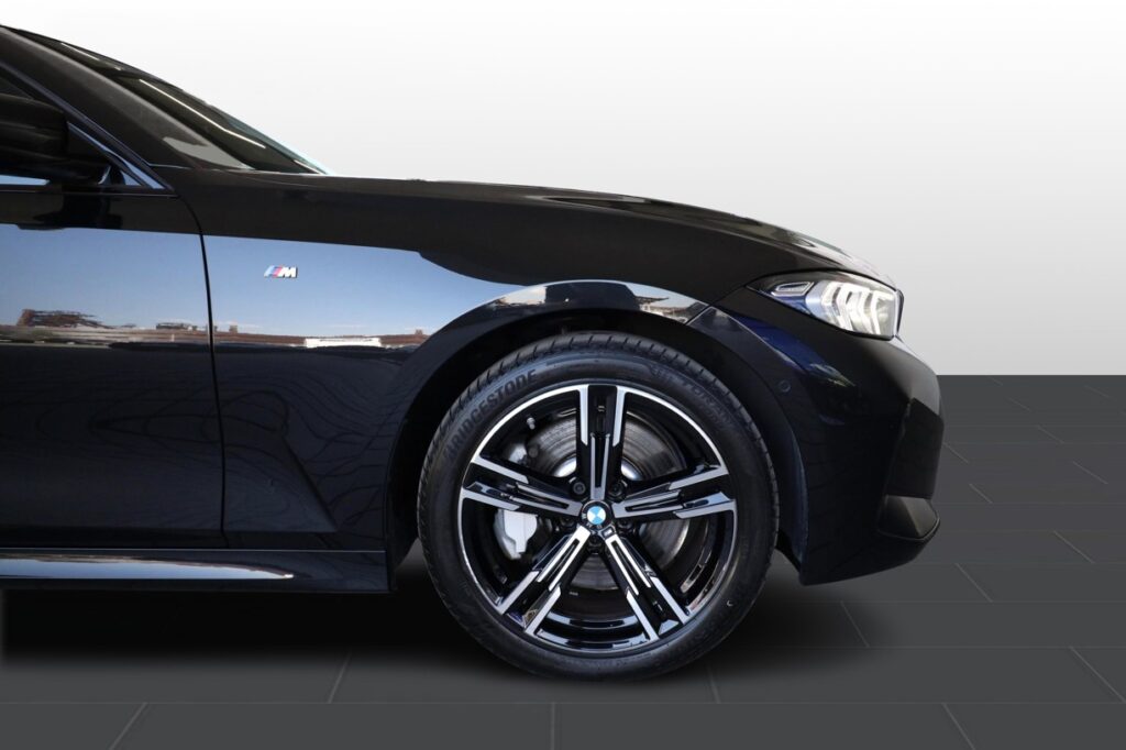 BMW 330i xDrive Touring