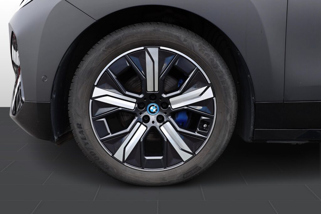 BMW iX xDrive40