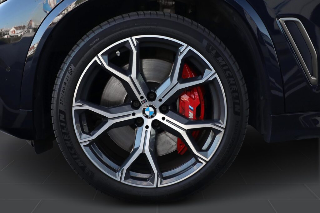 BMW X5 M50i