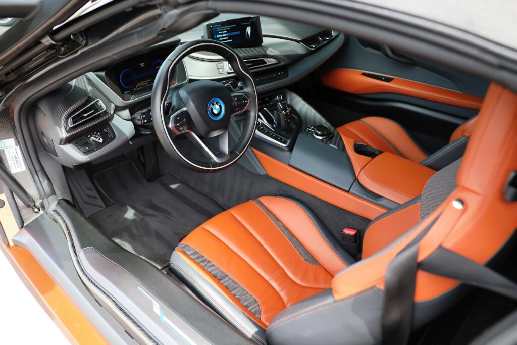 BMW I8
