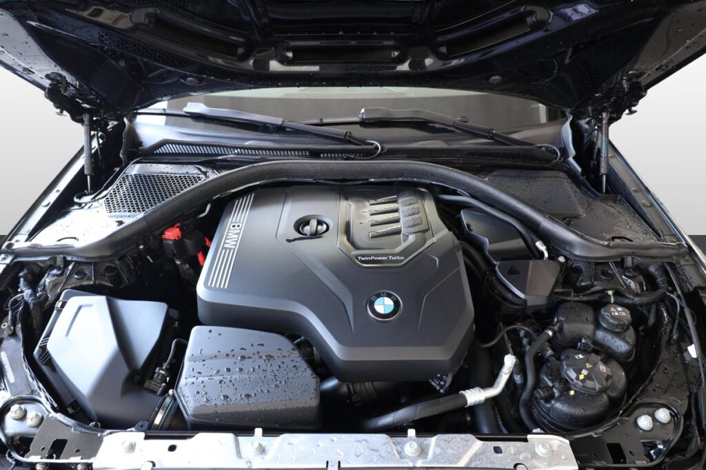 BMW 330i xDrive Touring