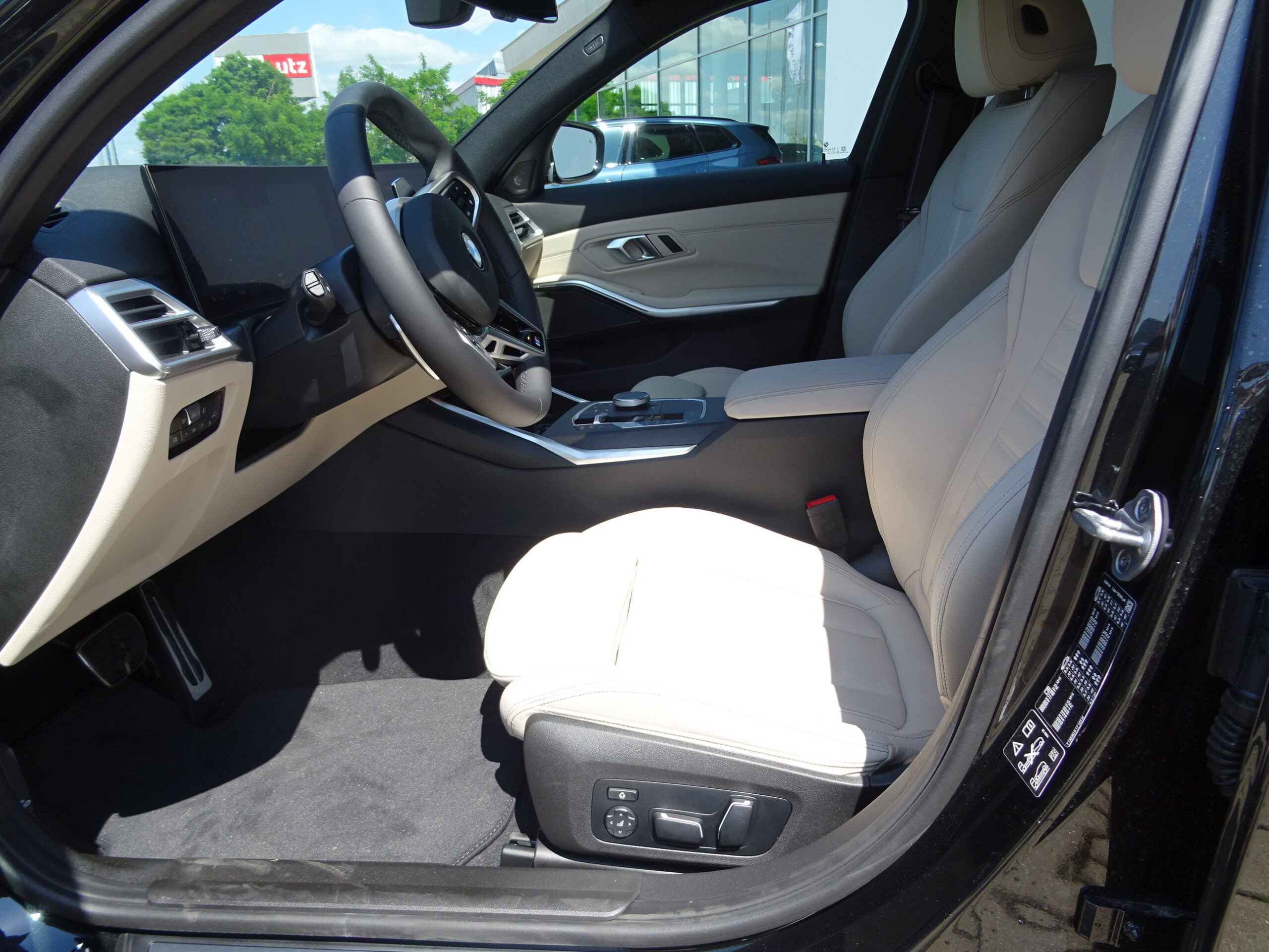 BMW 330d xDrive Sedan