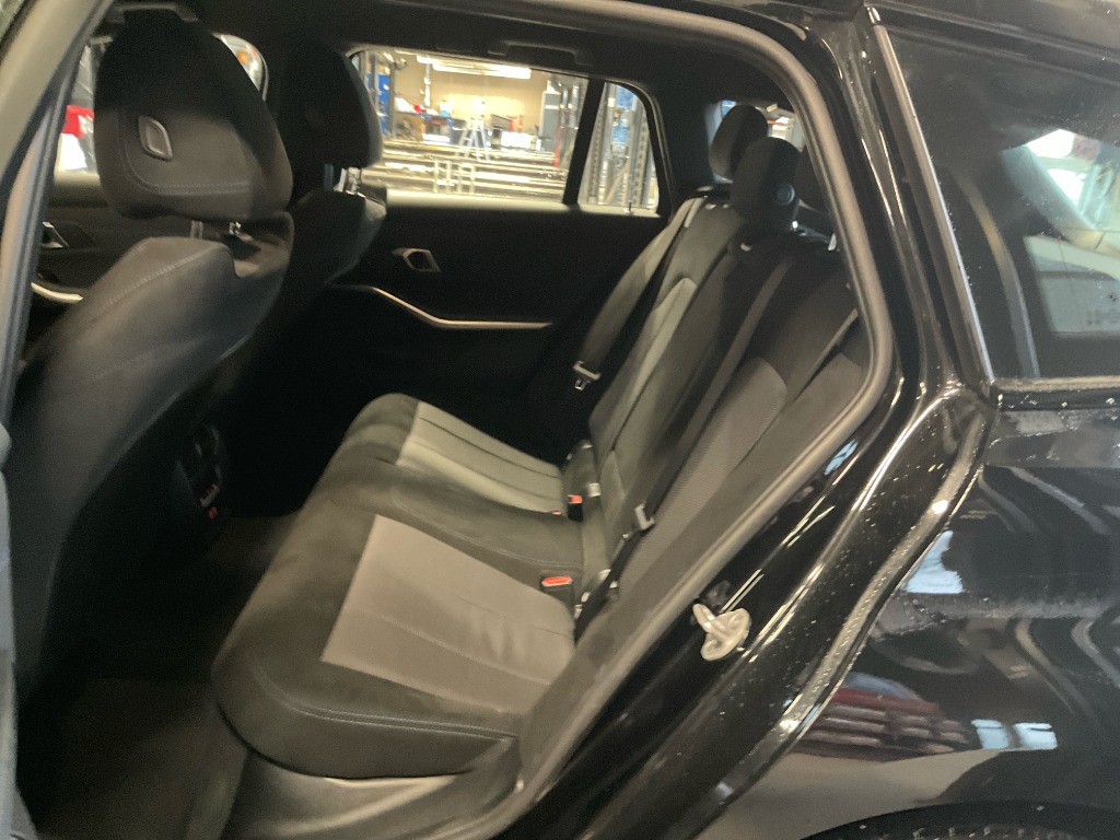 BMW 330i xDrive Touring