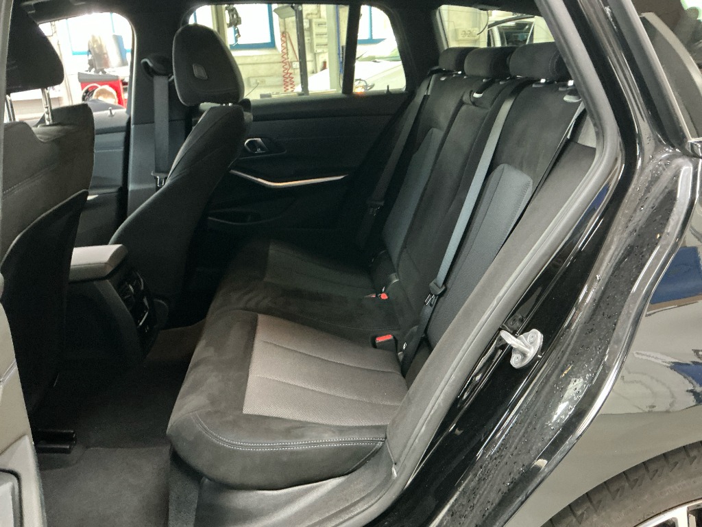 BMW 330i xDrive Touring