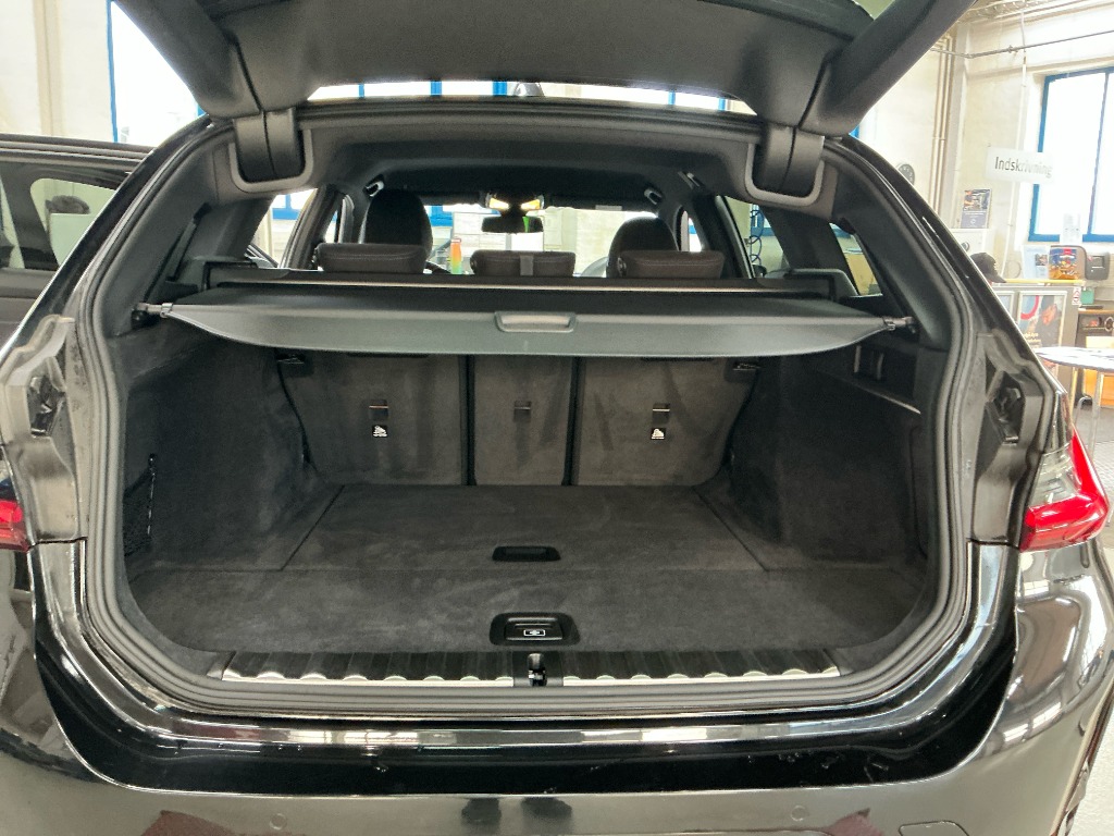 BMW 330i xDrive Touring