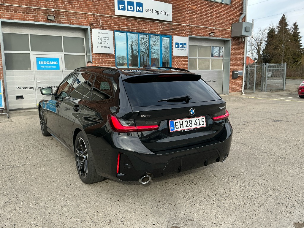 BMW 330i xDrive Touring