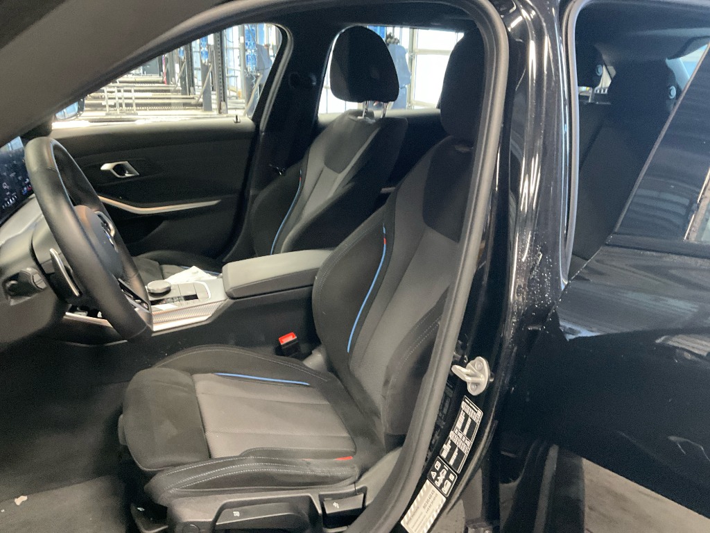 BMW 330i xDrive Touring