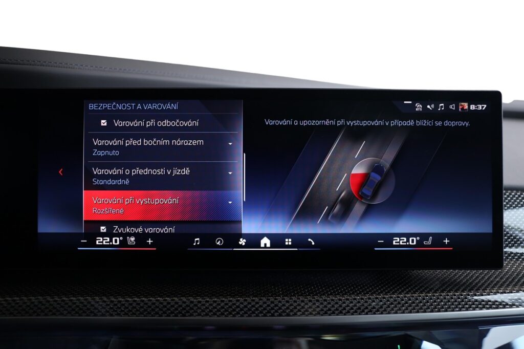 BMW i7 m70