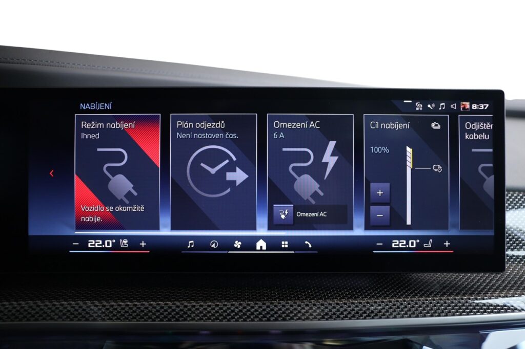 BMW i7 m70