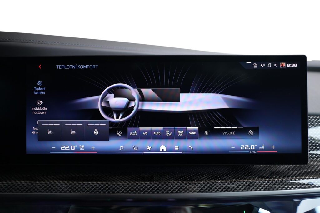BMW i7 m70