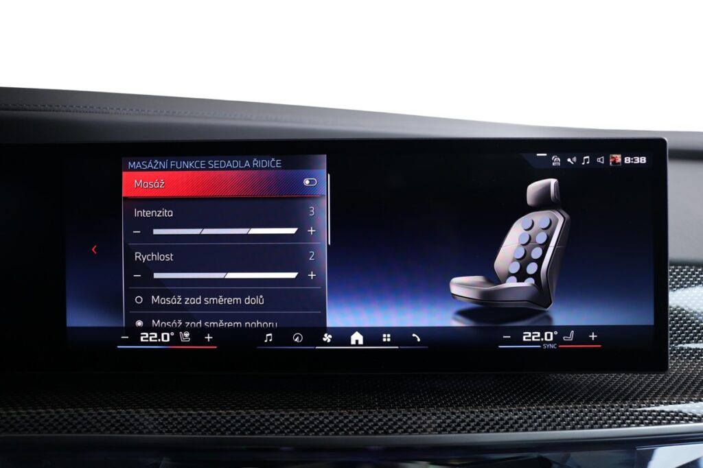 BMW i7 m70