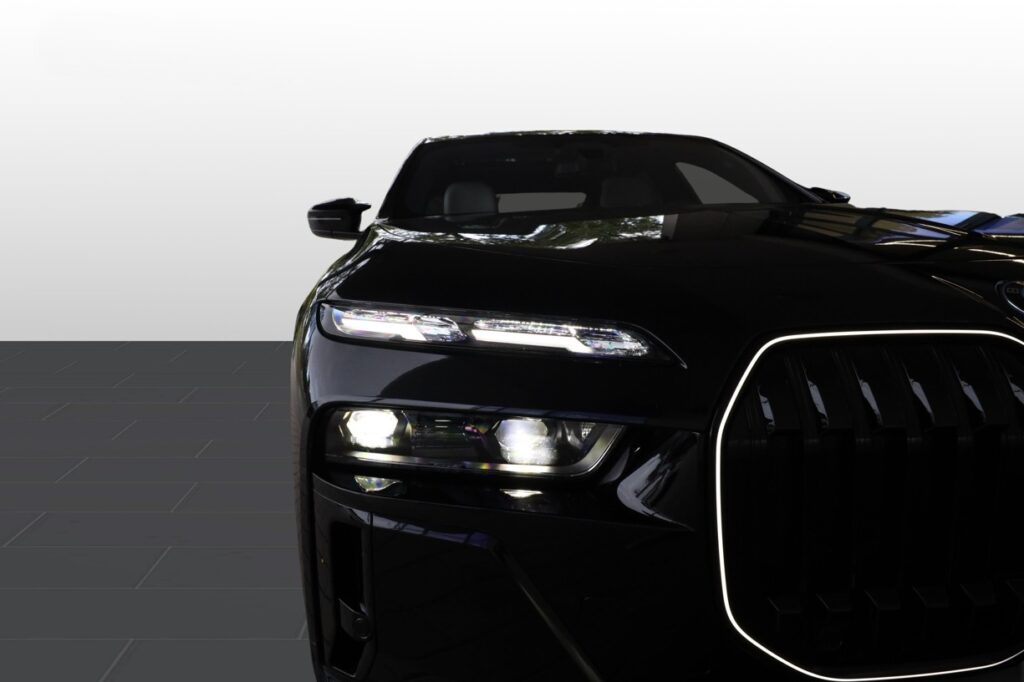BMW i7 m70