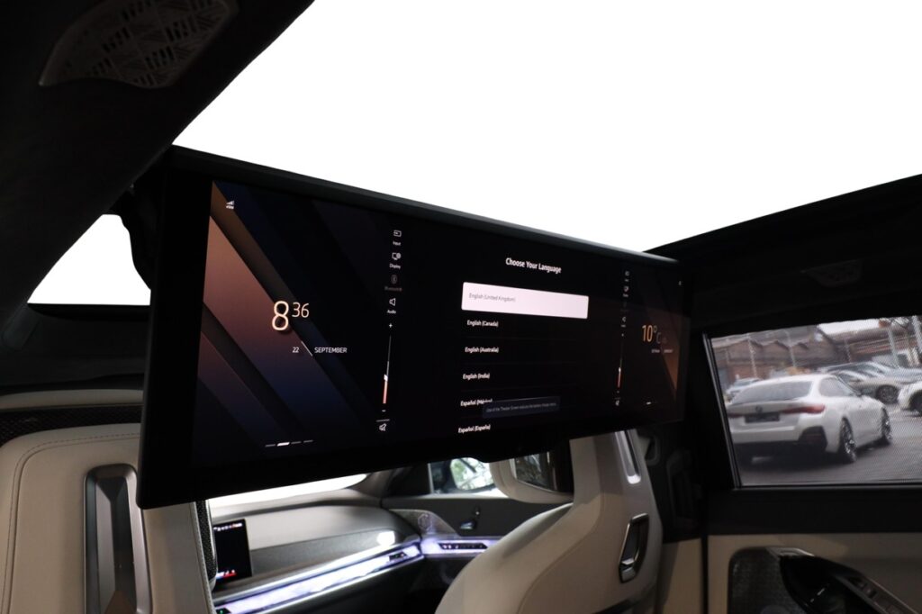 BMW i7 m70
