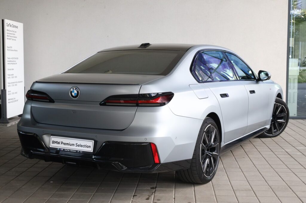 BMW 740d xDrive Sedan