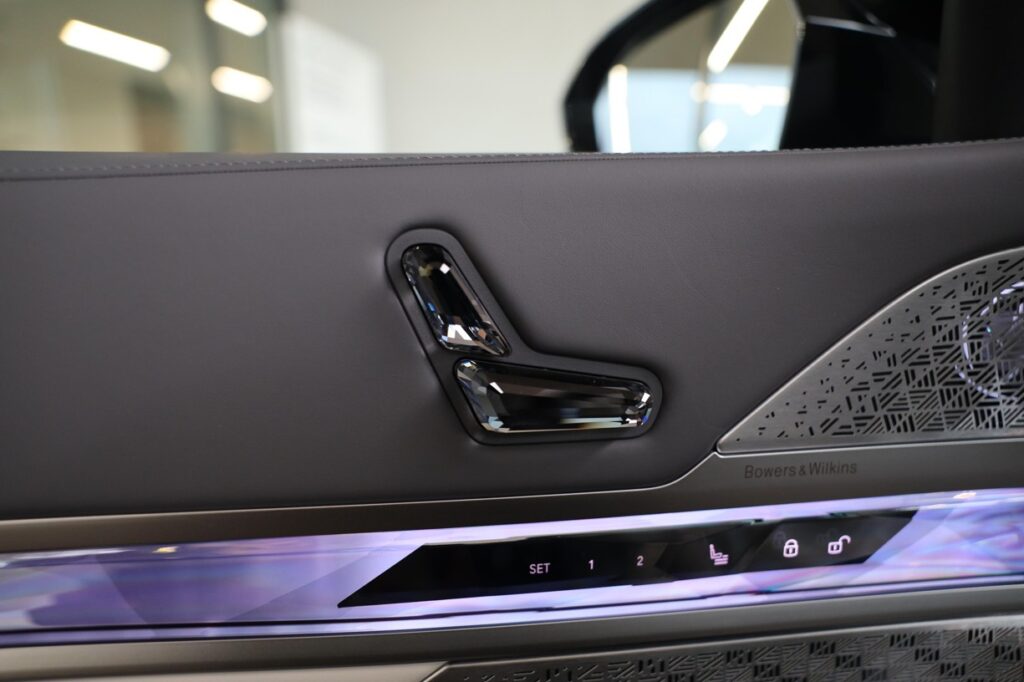 BMW i7 m70